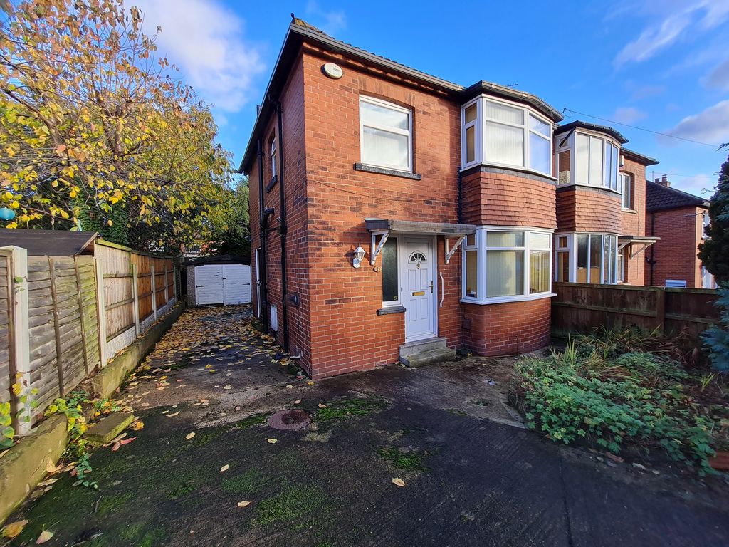 2 bed semi-detached house for sale Hawksworth