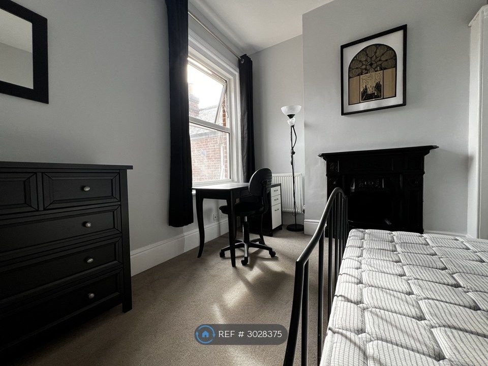 Property photo 3 of 18 Bedroom 4