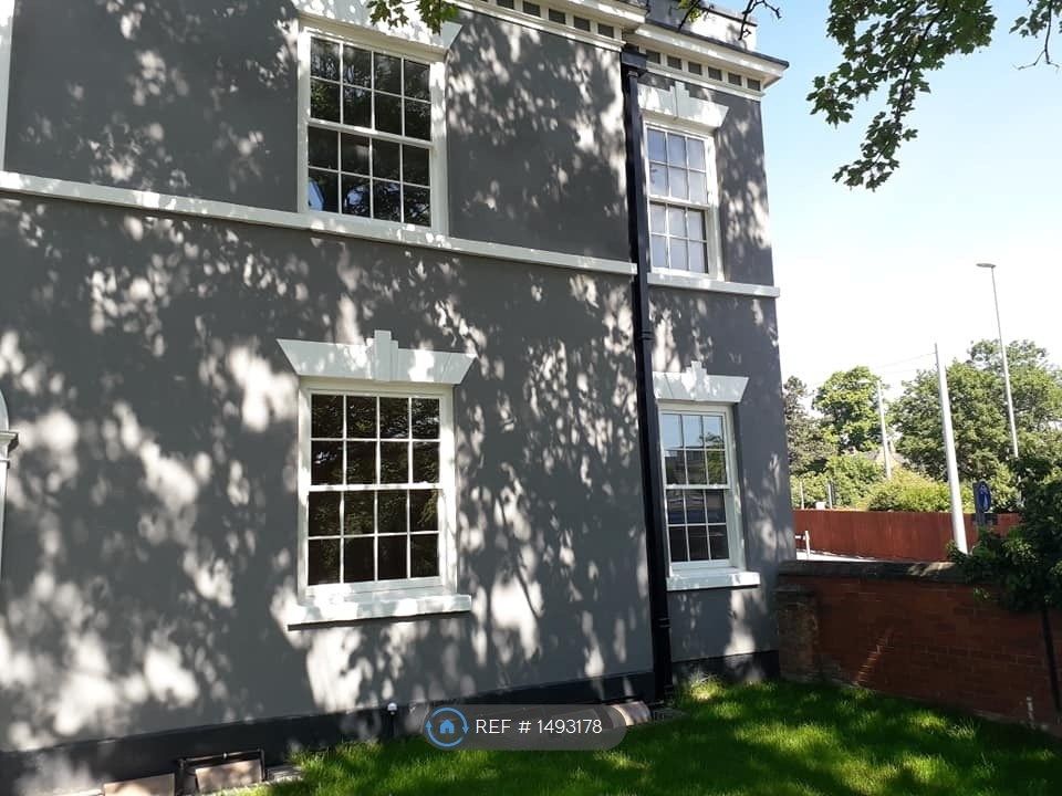 Property photo 2 of 18