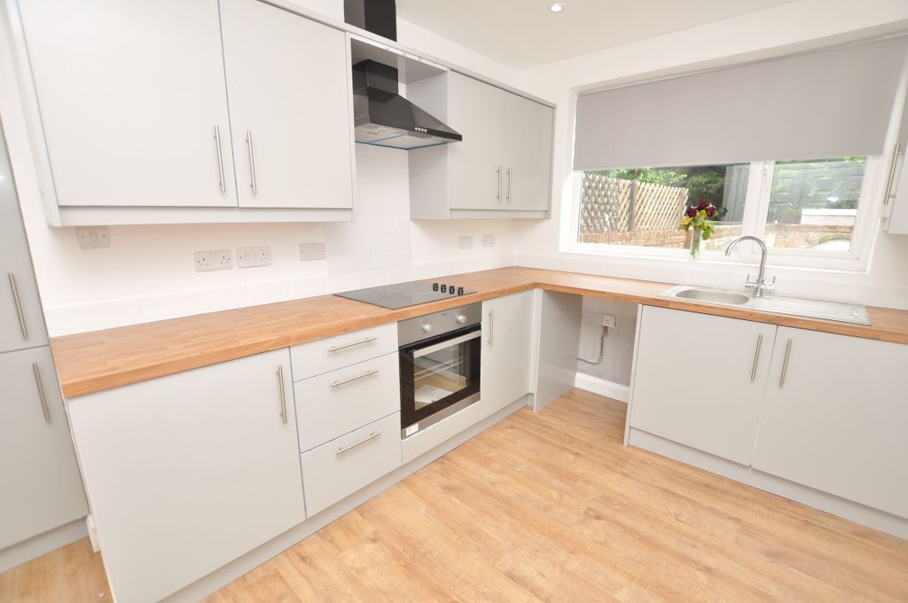 Property photo 2 of 7 Photo 02