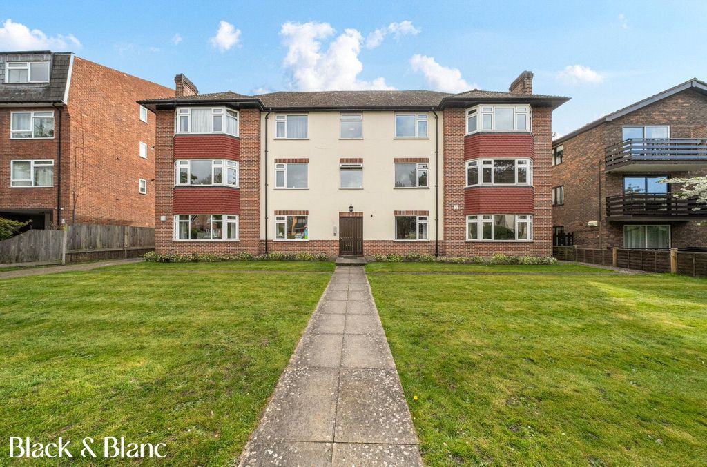 Property photo 1 of 16 External