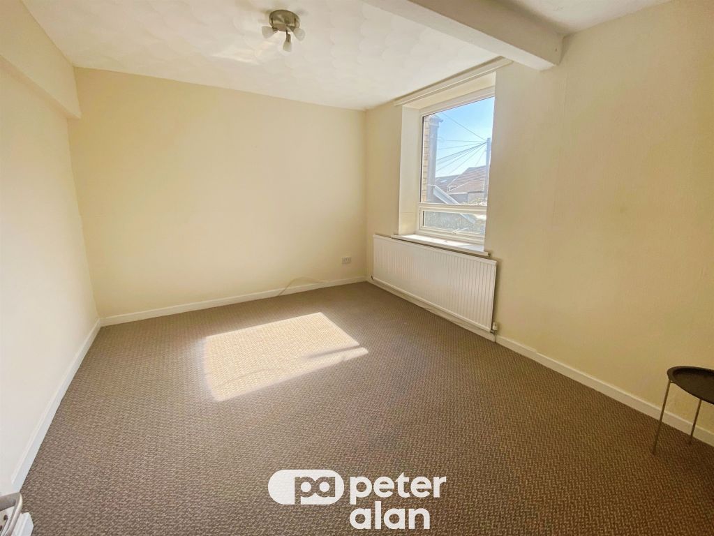 Property photo 3 of 33