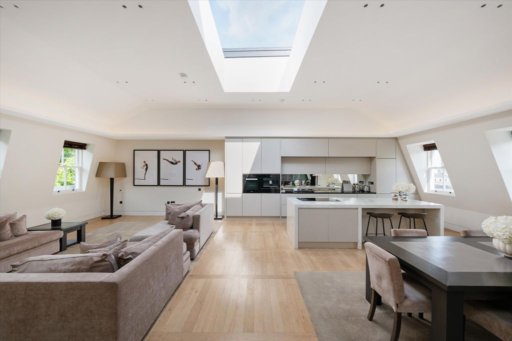 Property photo 3 of 14 Image