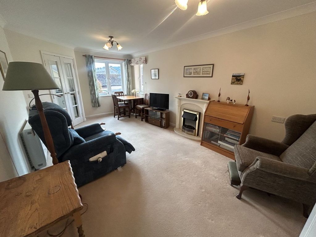 Property photo 3 of 10