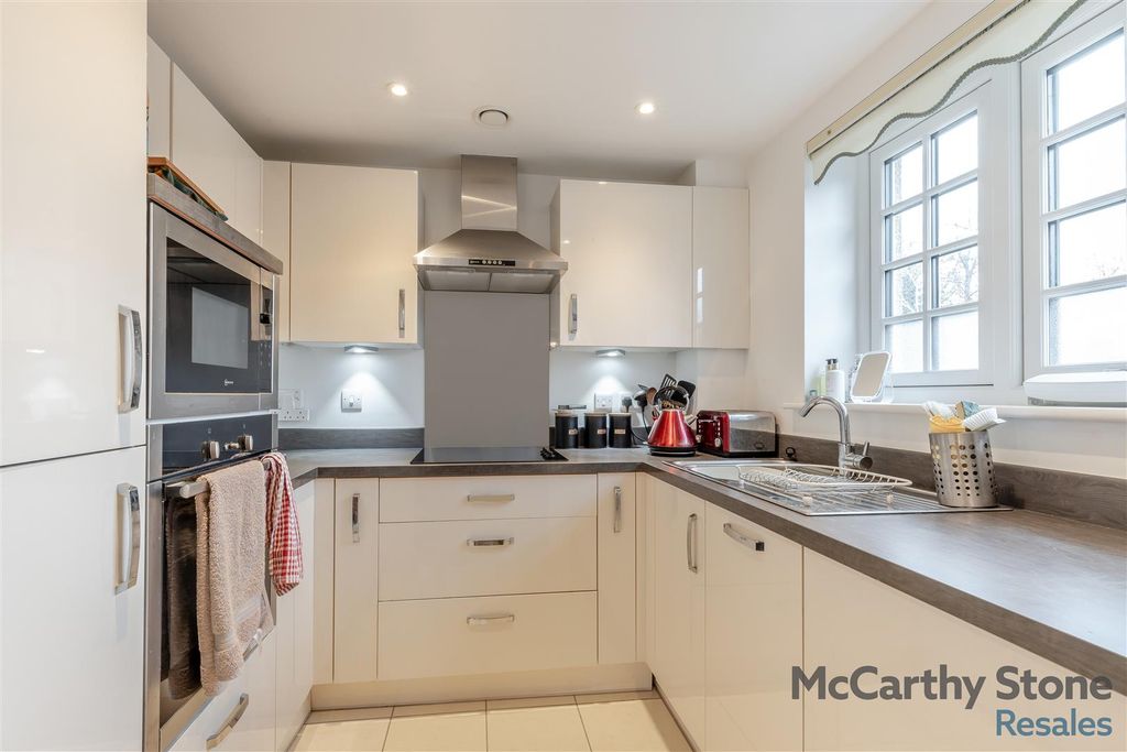 Additional image 4 of 2 bed flat for saleLe Jardin, 20-22 Station Road, Letchworth, Hertfordshire SG6