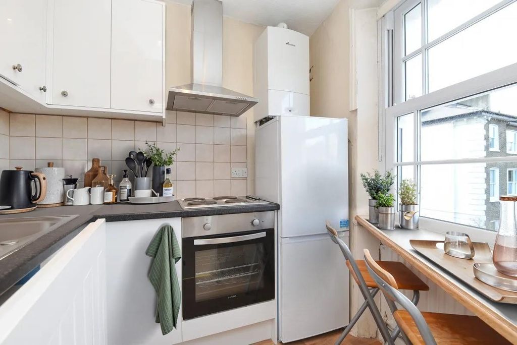 Property photo 3 of 4 Kitchen.Jpg