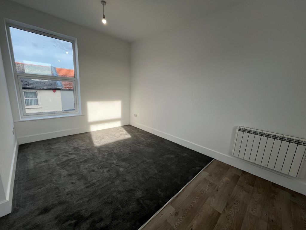 Property photo 3 of 6 Picture No. 03