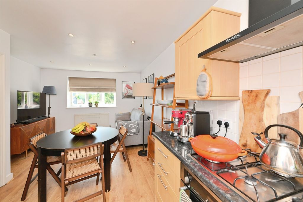 Property photo 3 of 15