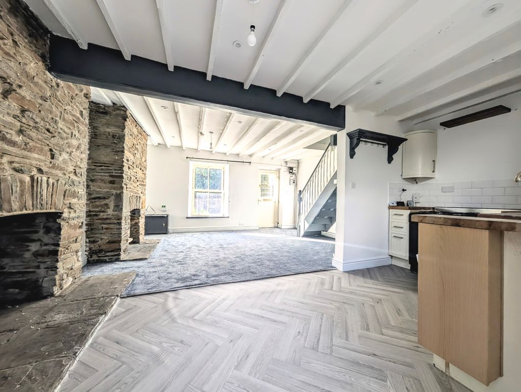 Property photo 3 of 8 Dining Room