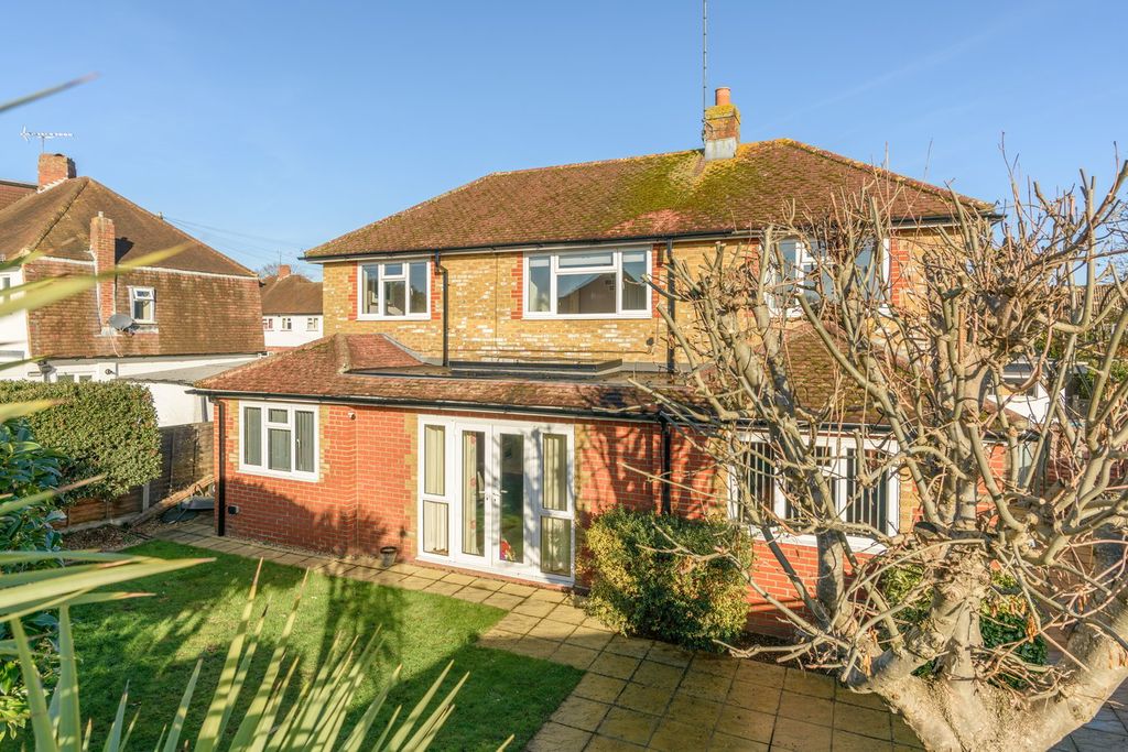 Property photo 1 of 18