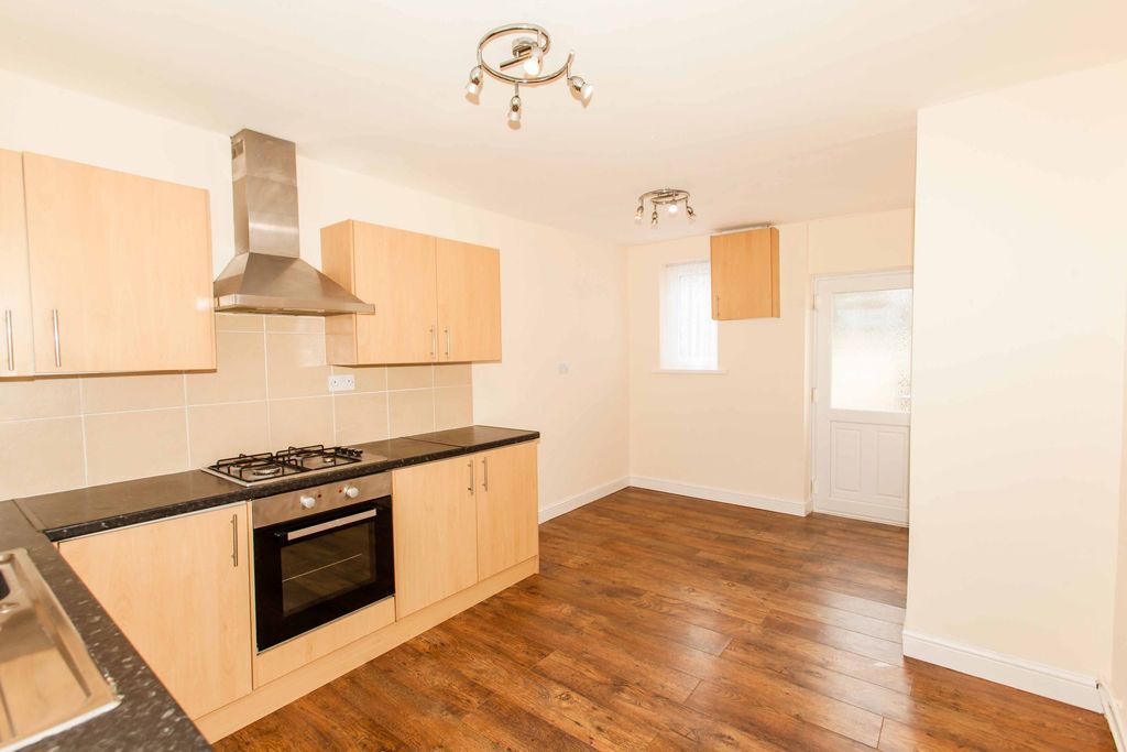 Property photo 2 of 24