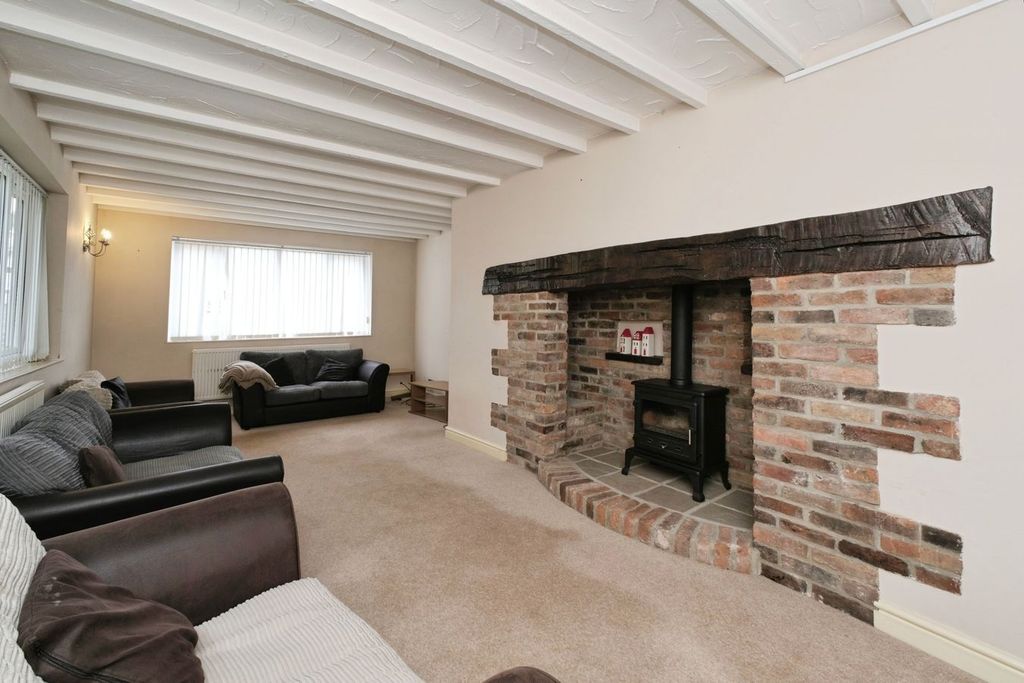 Property photo 2 of 26