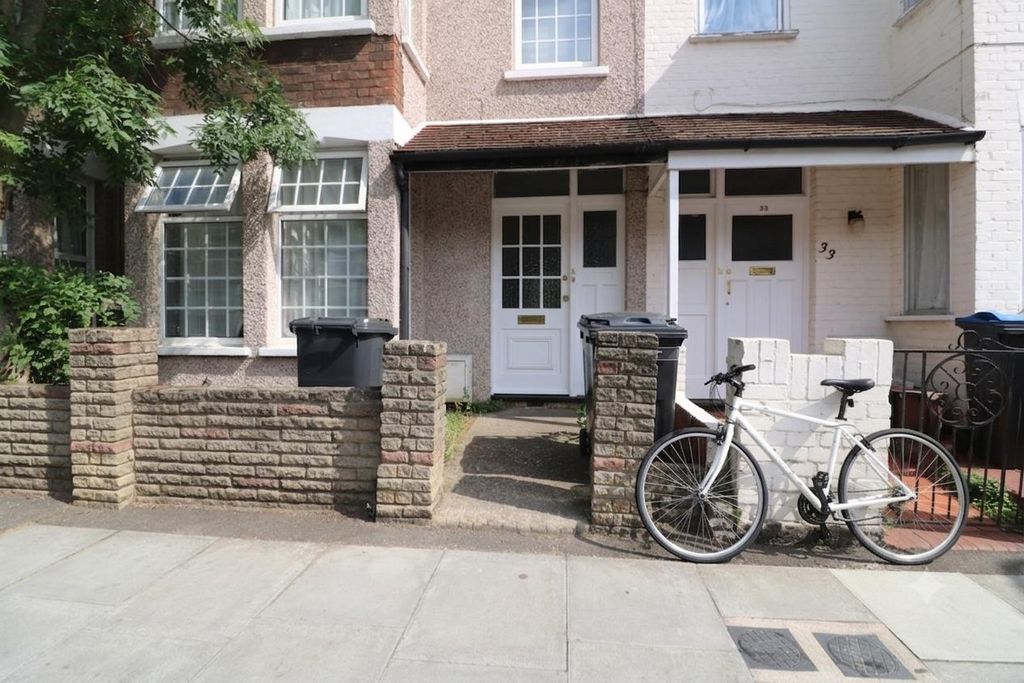 Property photo 1 of 6