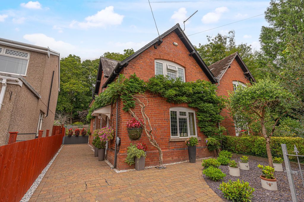 Property photo 1 of 37