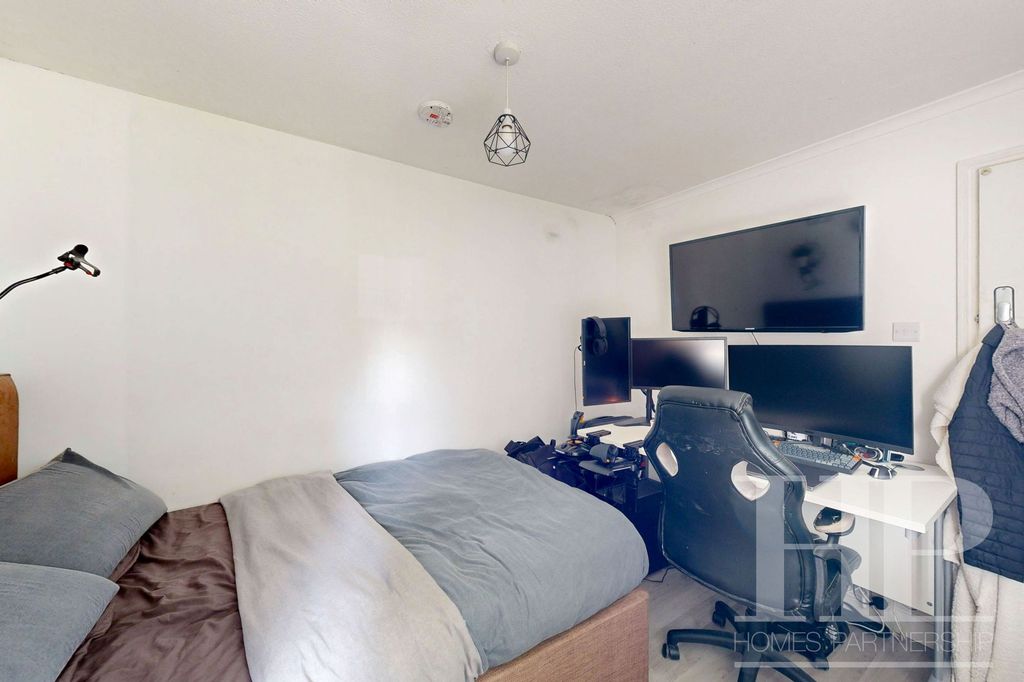 Property photo 2 of 5