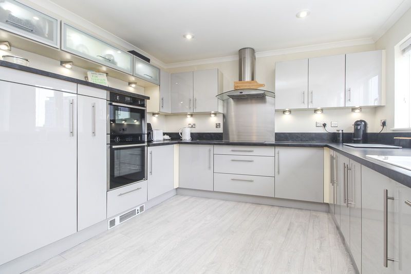 Property photo 2 of 20 Kitchen/Diner