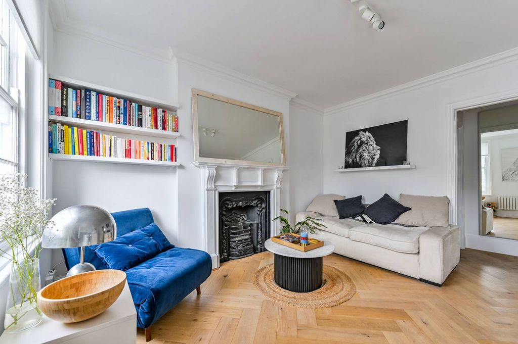 Property photo 2 of 12