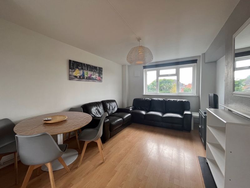 Property photo 3 of 12 Photo 2