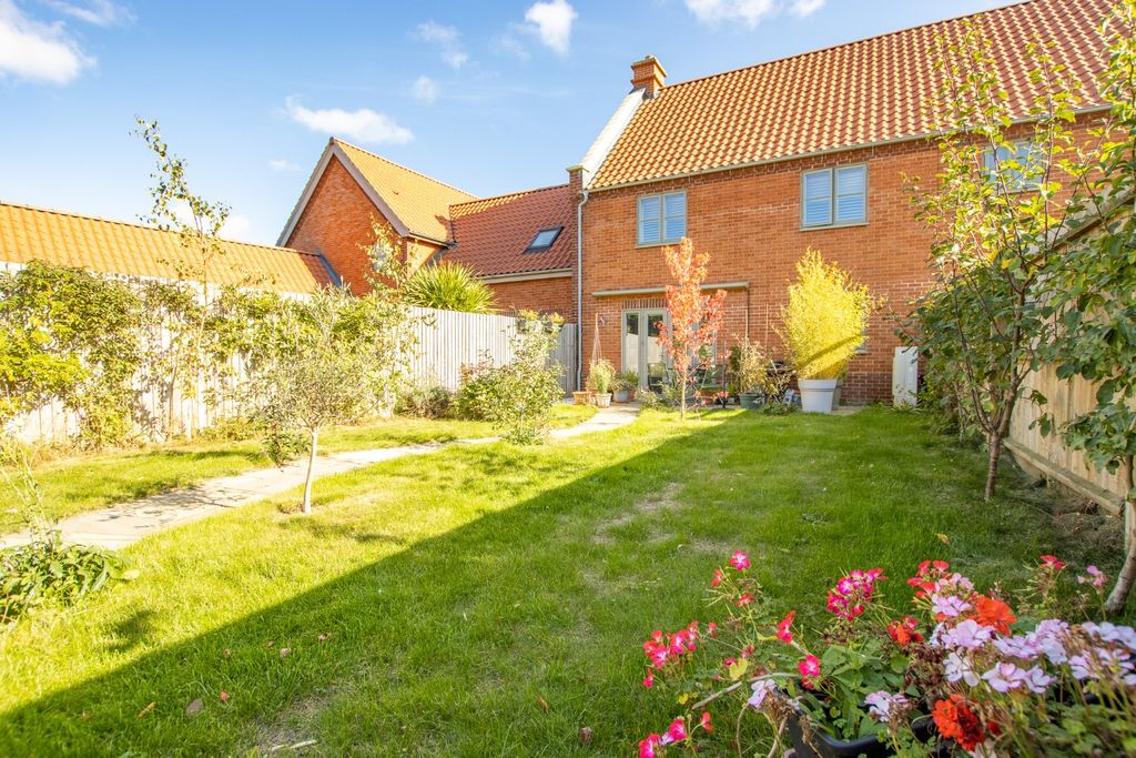 Property photo 3 of 24 5673033