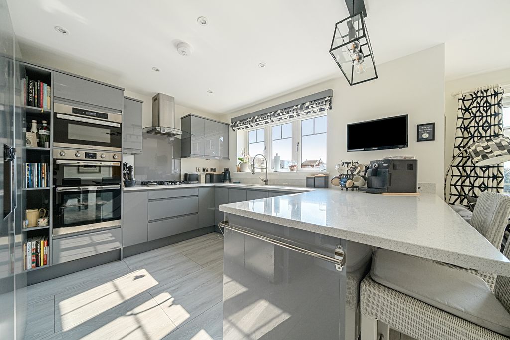 Property photo 2 of 22 1265608 (4)
