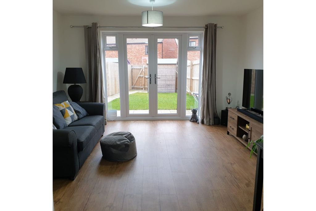 Property photo 2 of 17