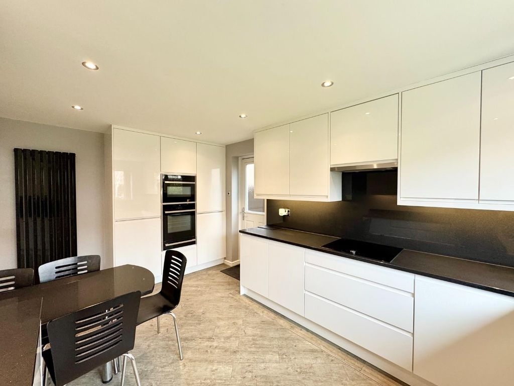 Property photo 3 of 24 Kitchen Room