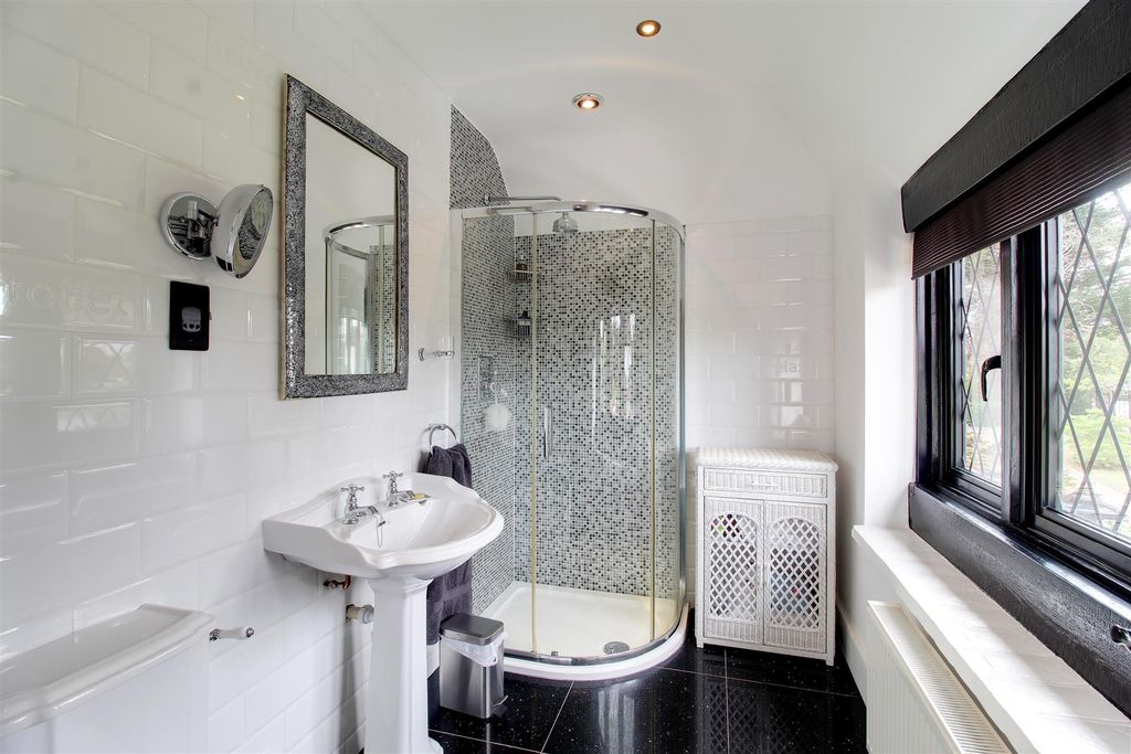 Additional image 19 of 4 bed detached house for saleBrookmans Avenue, Brookmans Park AL9