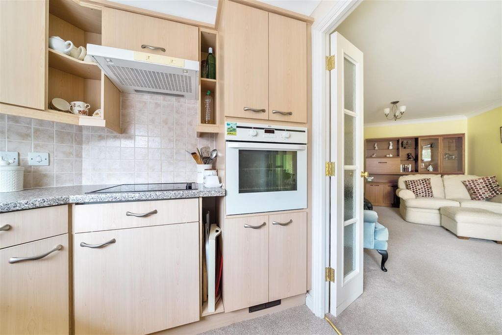 Property photo 2 of 13 Kitchen