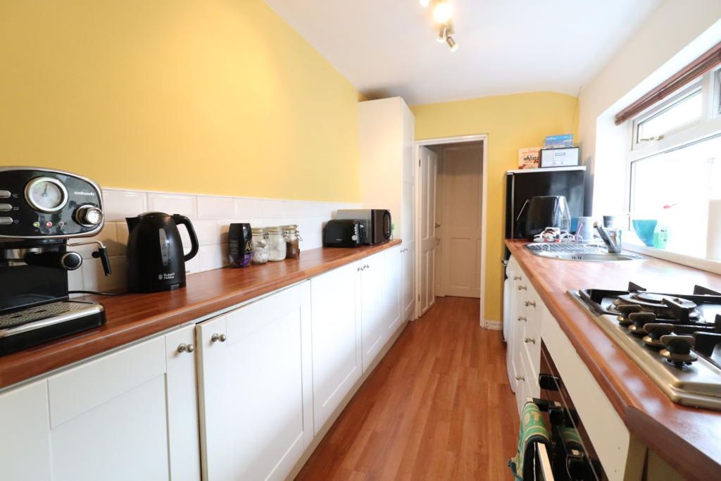 Property photo 3 of 4 Kitchen