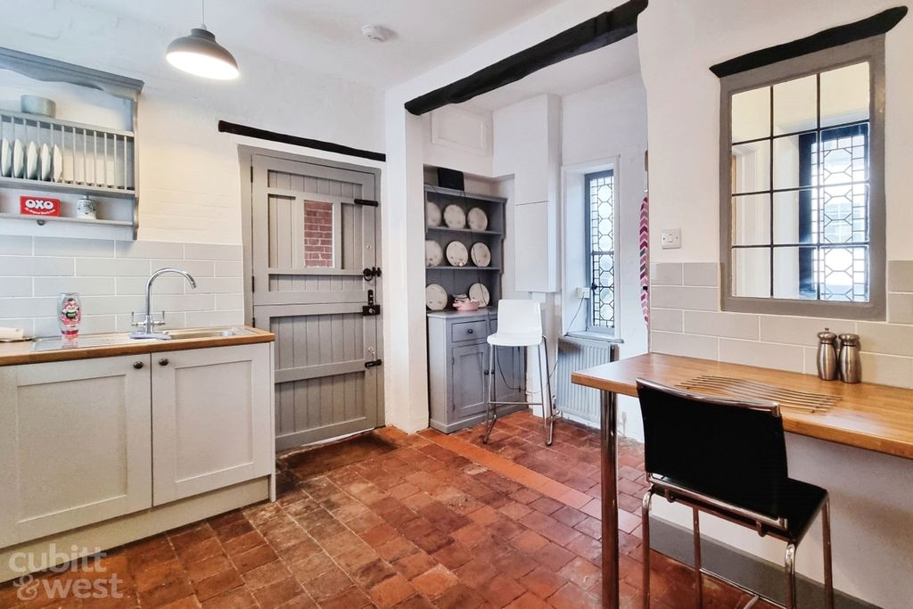 Property photo 3 of 14 c20ce1d1-20240903...