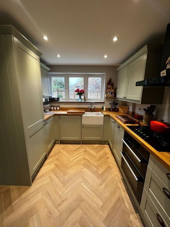 Property photo 2 of 17 Kitchen