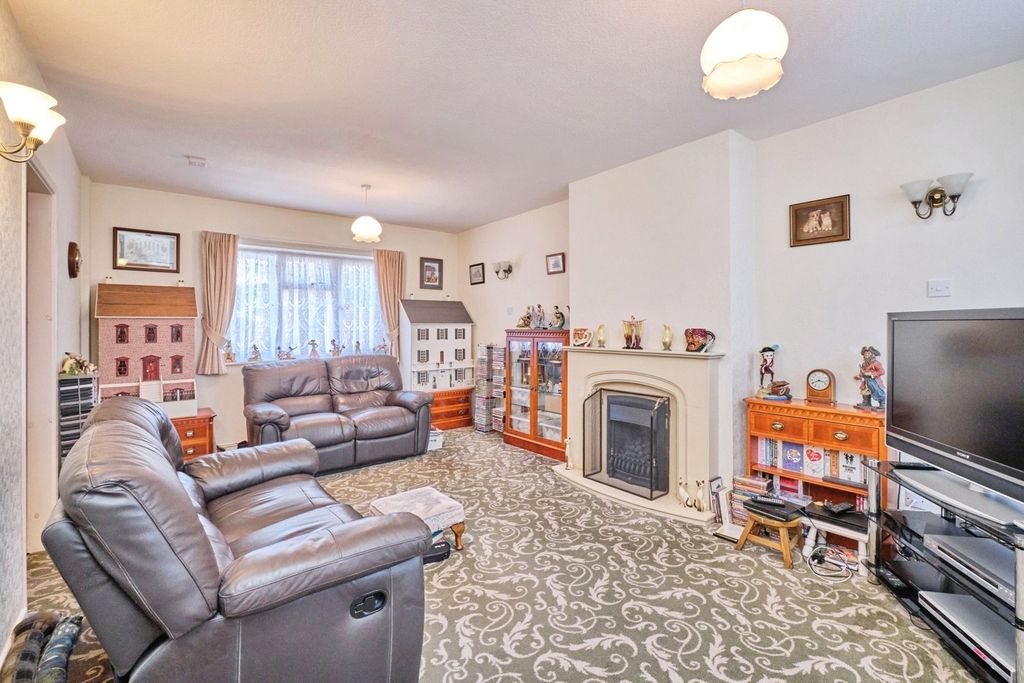 Property photo 2 of 17 Photo