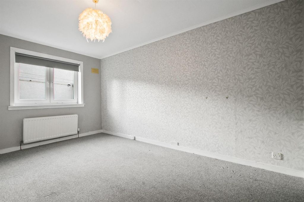 Additional image 16 of 3 bed flat for saleRussell Drive Alexandria G83