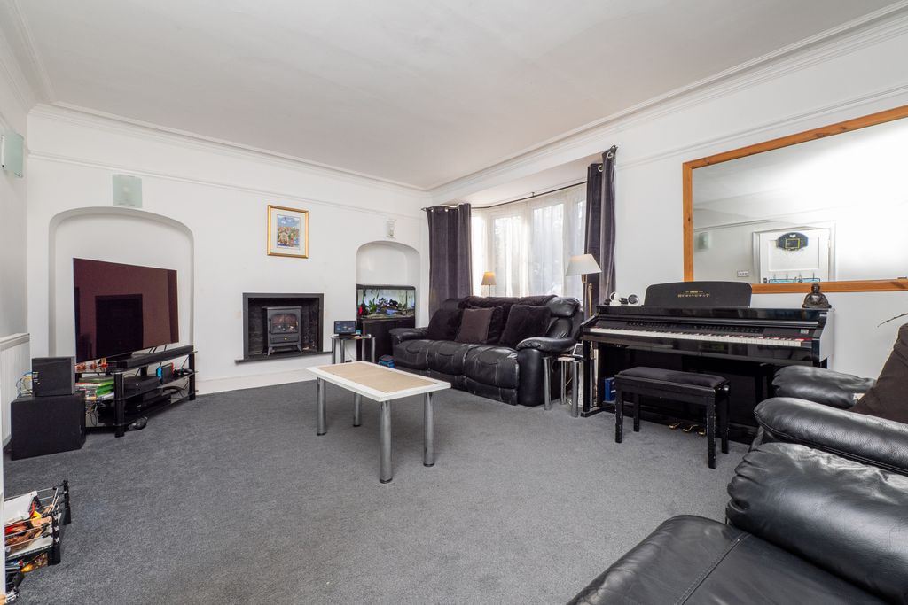 Property photo 2 of 19 Picture No. 05