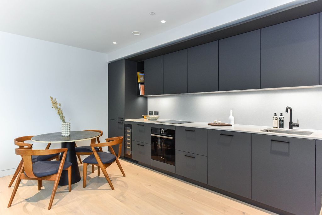 Property photo 2 of 18 2369374