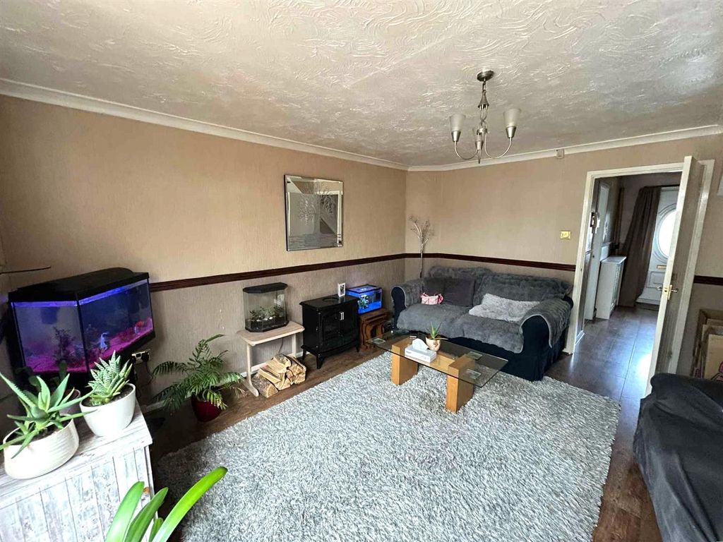 Property photo 3 of 15 6F90704c-90Df-4923-8E6E-A93154B1d715.Jpg