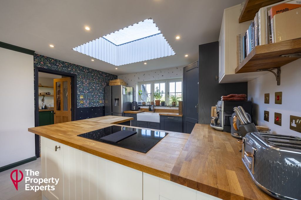 Property photo 3 of 18