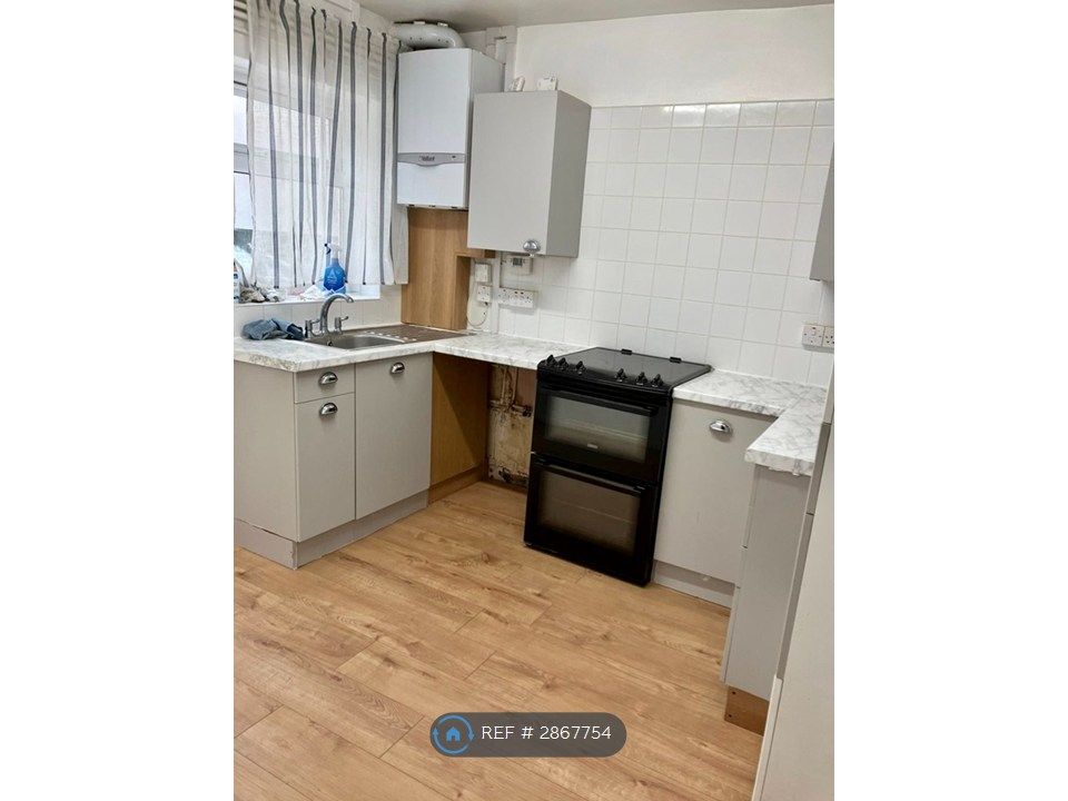 Property photo 2 of 12 Kitchen