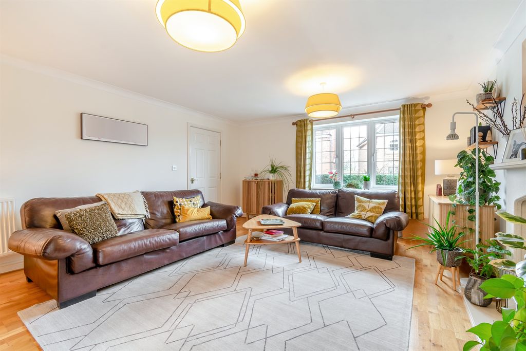 Property photo 3 of 23