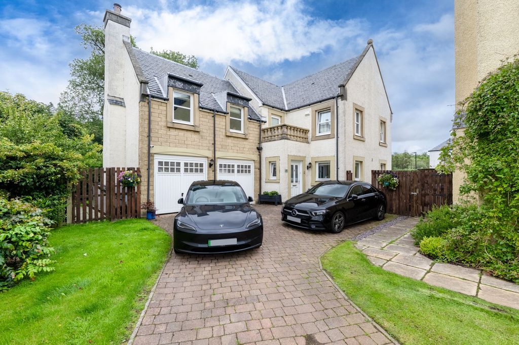 Property photo 1 of 45