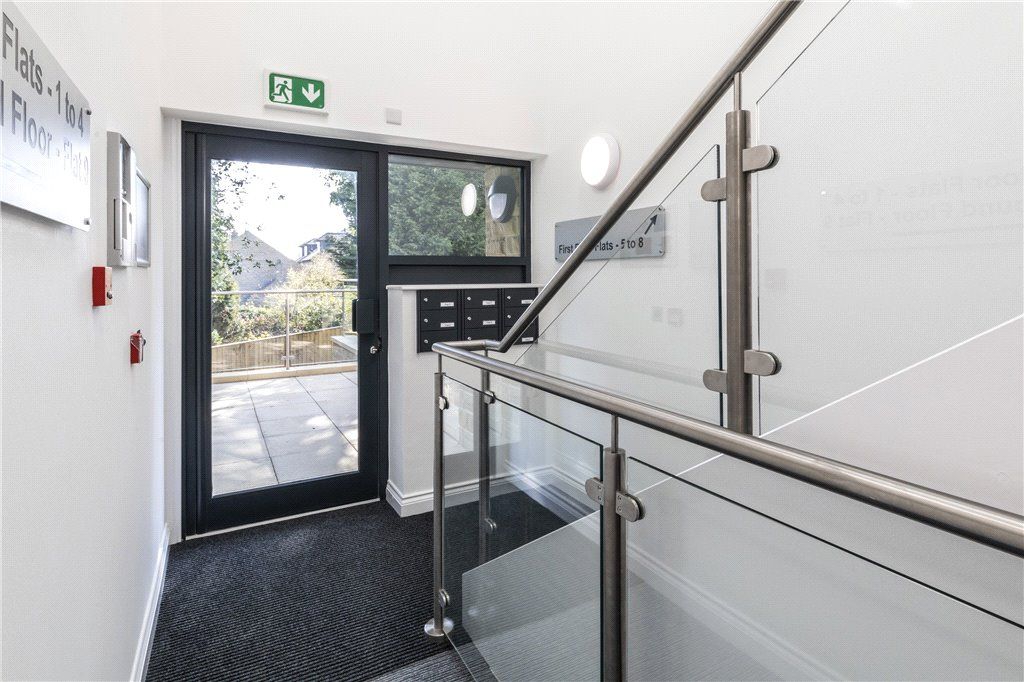 Property photo 3 of 24 Communal Entrance