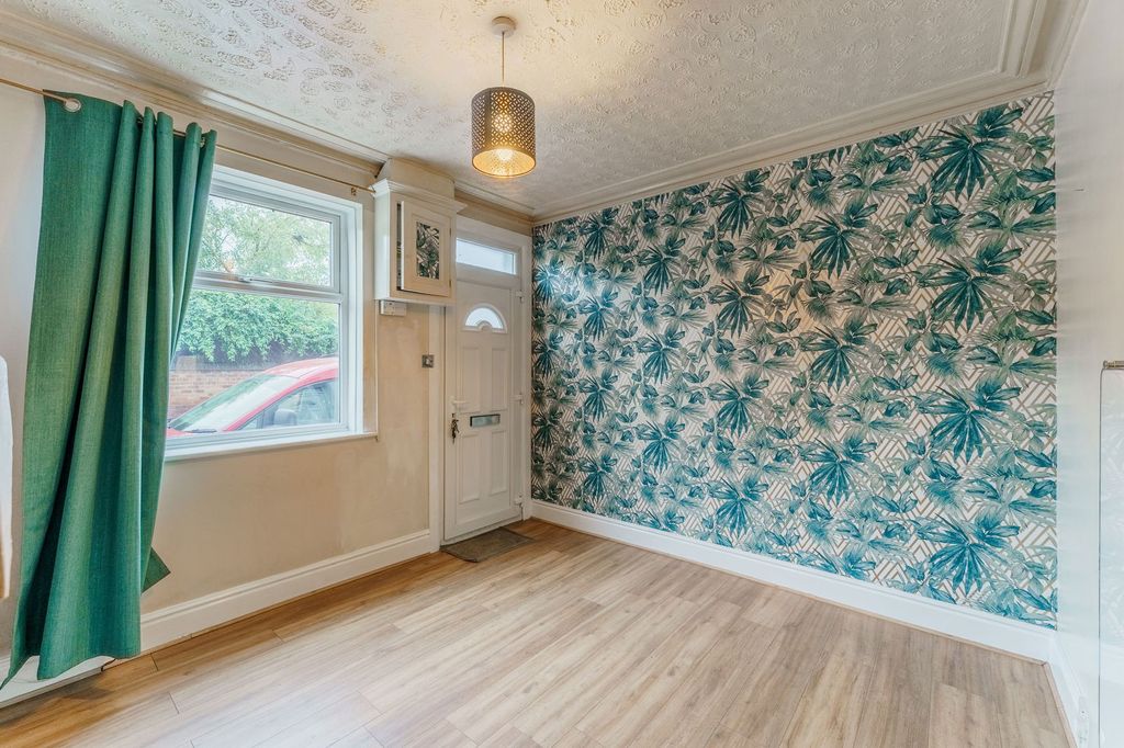 Property photo 3 of 25