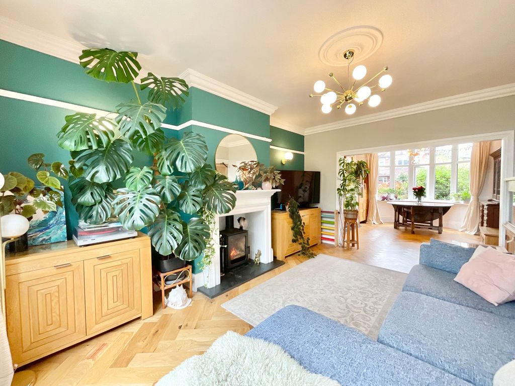 Property photo 3 of 35