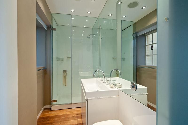 Property photo 3 of 7 Bathroom