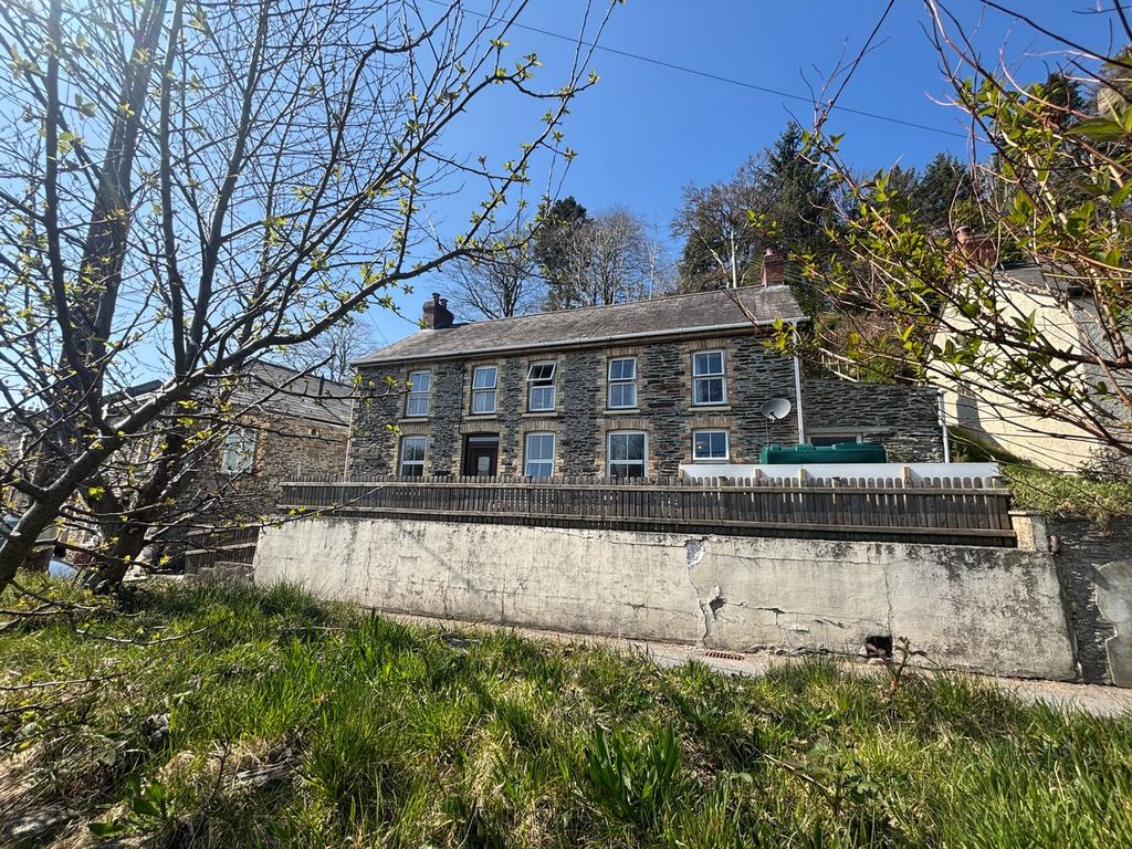 Property photo 2 of 22