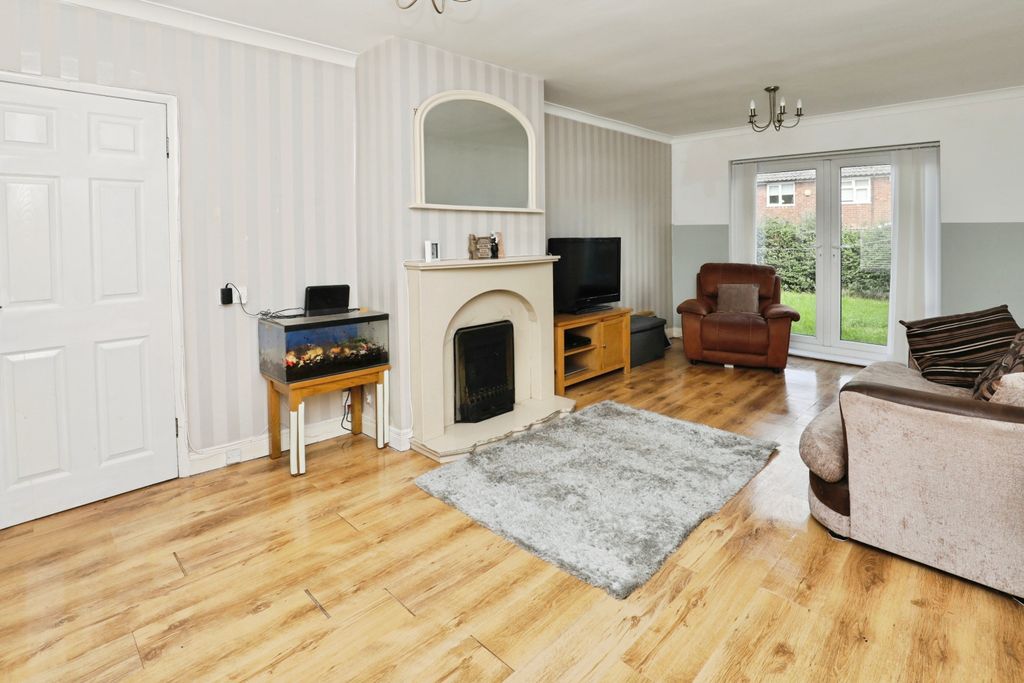 Property photo 3 of 14 Lounge/Dining Room