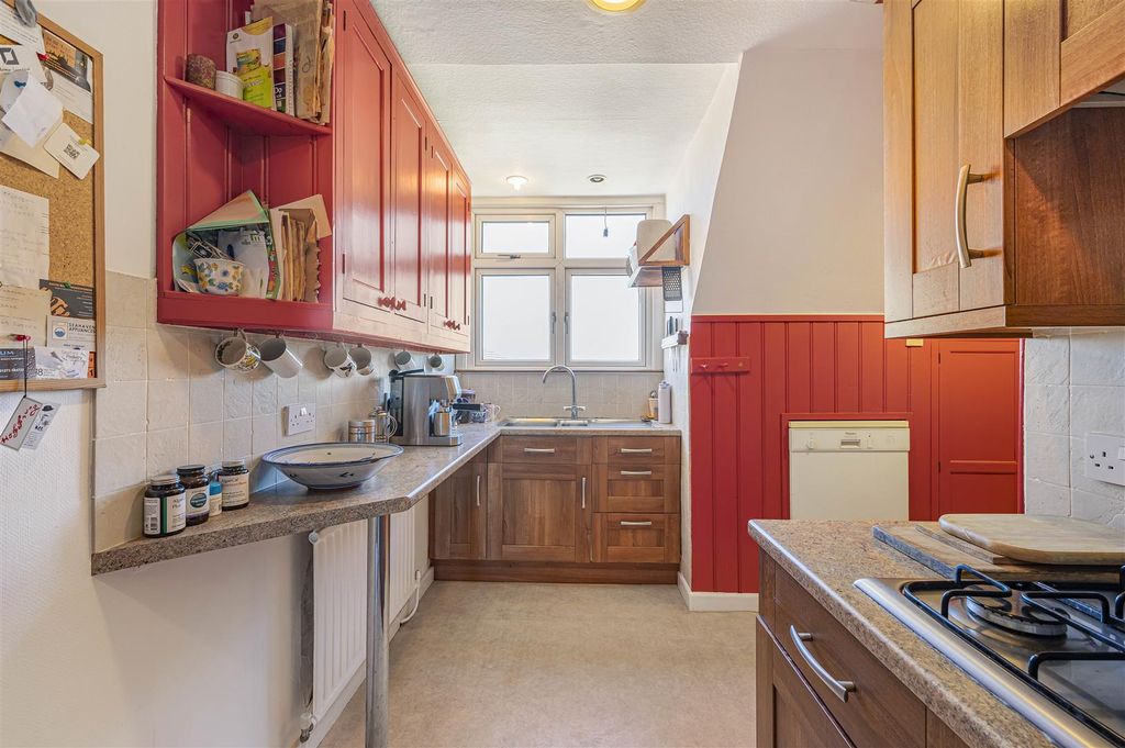 Property photo 3 of 21 Kitchen