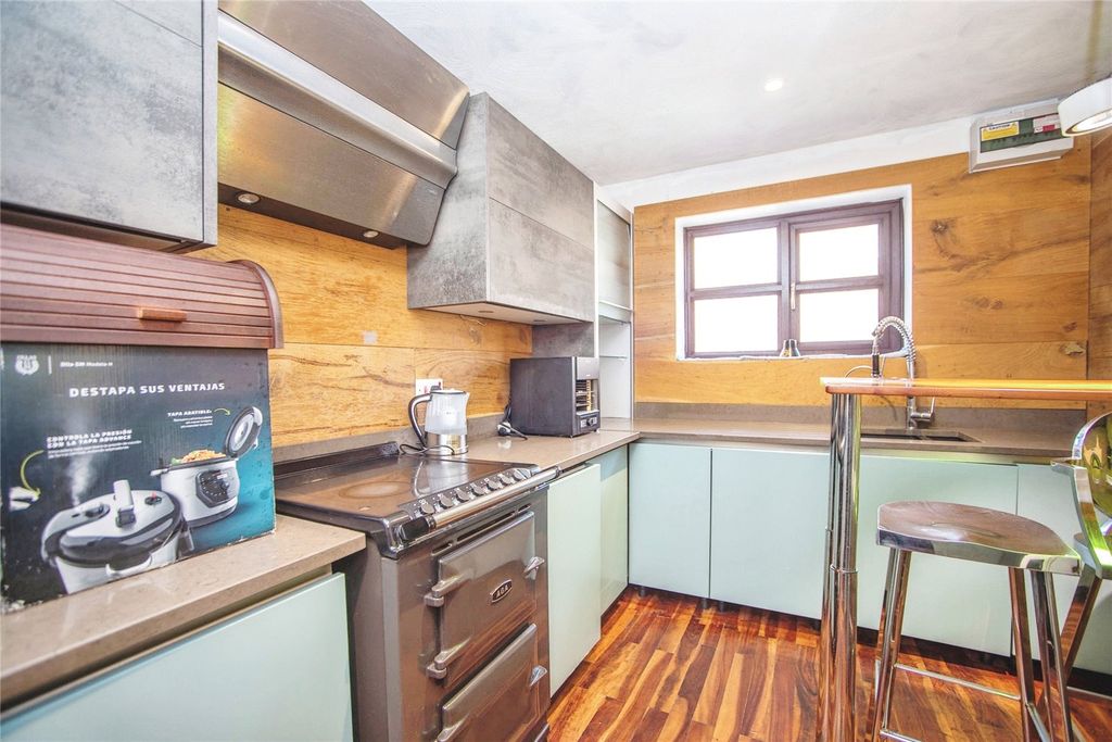 Property photo 2 of 12 Photography