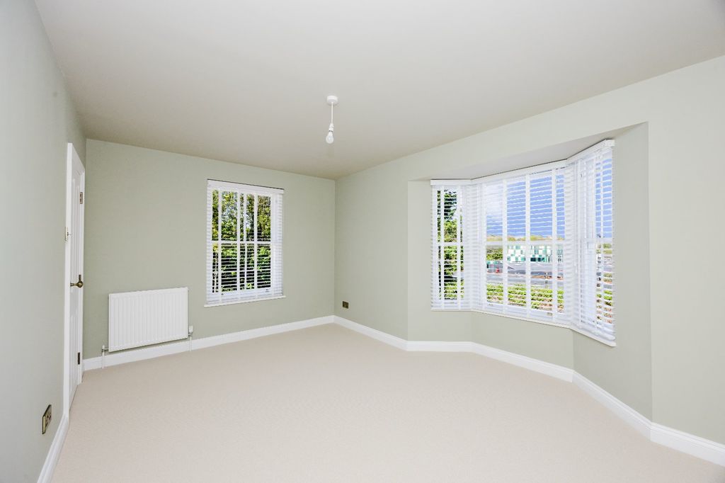 Property photo 2 of 17 Picture No. 02