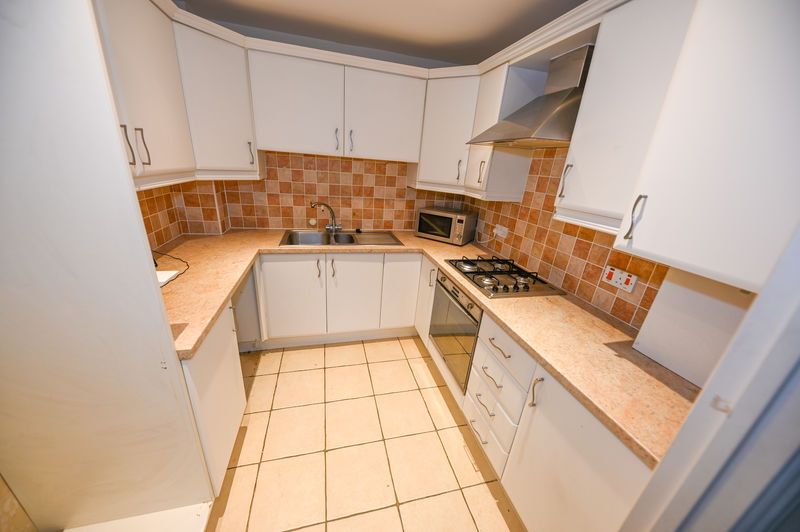 Property photo 1 of 8 Photo 5